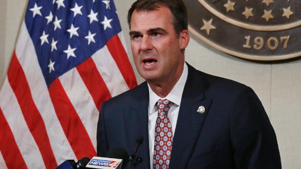 Kevin Stitt: Der Republikaner hat sich mit Coronavirus infiziert. (Quelle: AP/dpa/Sue Ogrocki)