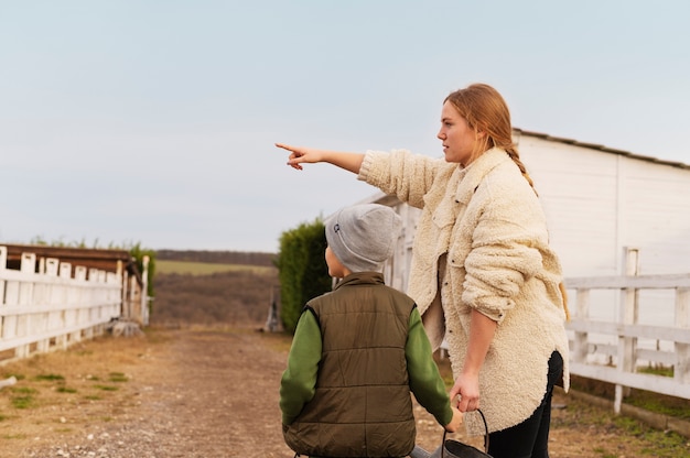 Vor- Und Nachteile, Auf Dem Land Zu Leben – Welche Vorteile und Herausforderungen das Landleben mit sich bringt